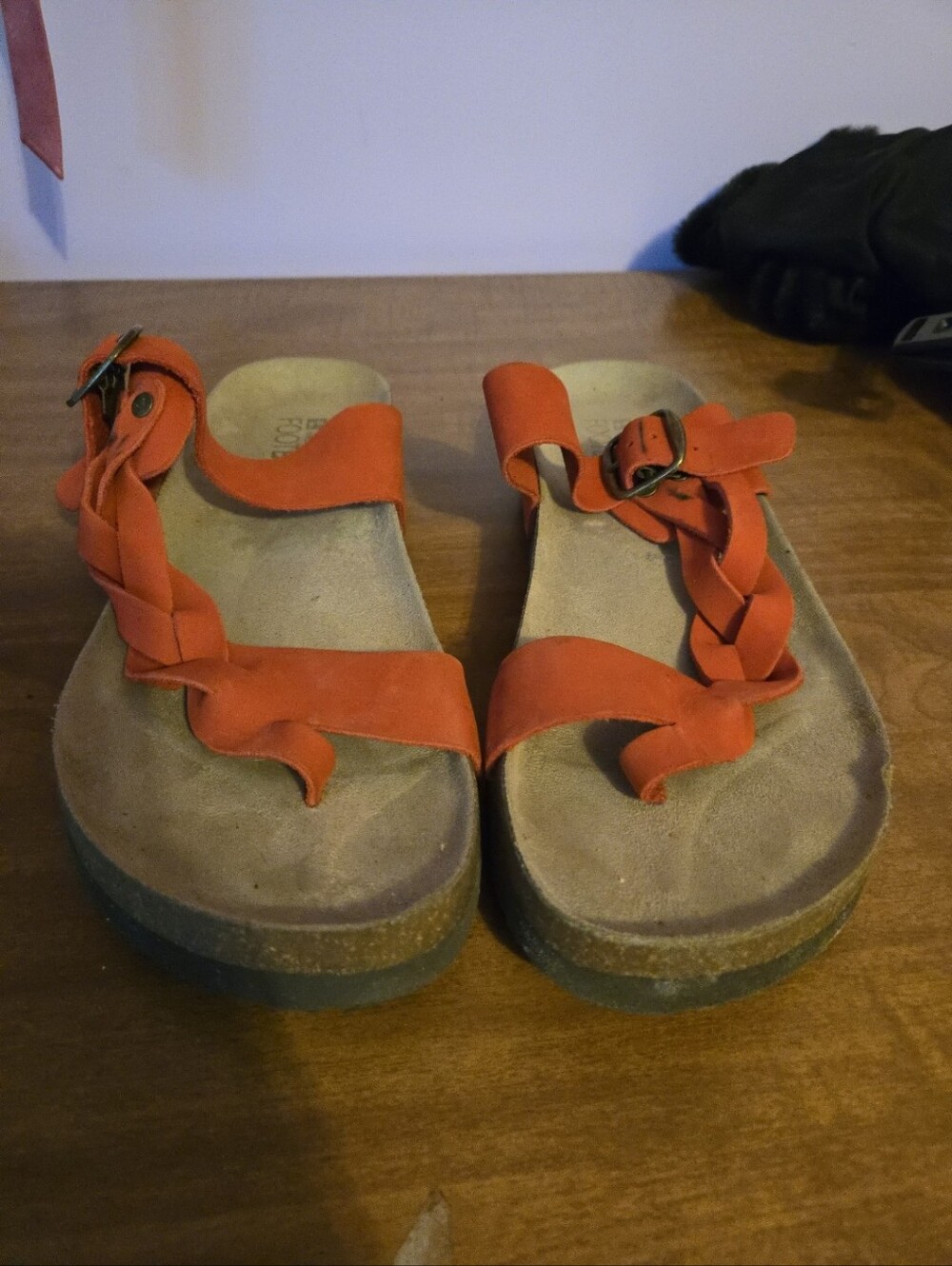 White Mountain 10W Red Braided Strap Sandals